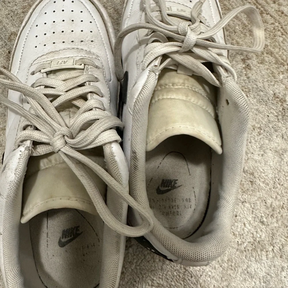 Nike Low-Top Leather Sneakers - White & Black - Picture 6 of 7